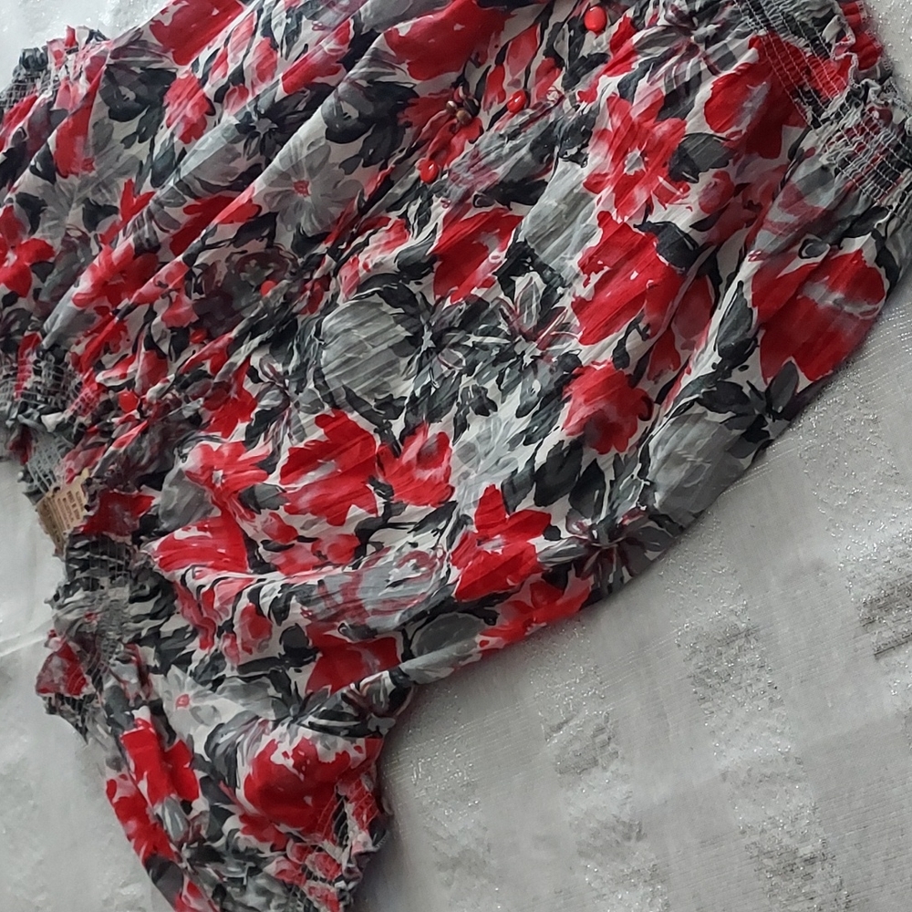 Art & Soul extra large floral short sleeve shirt